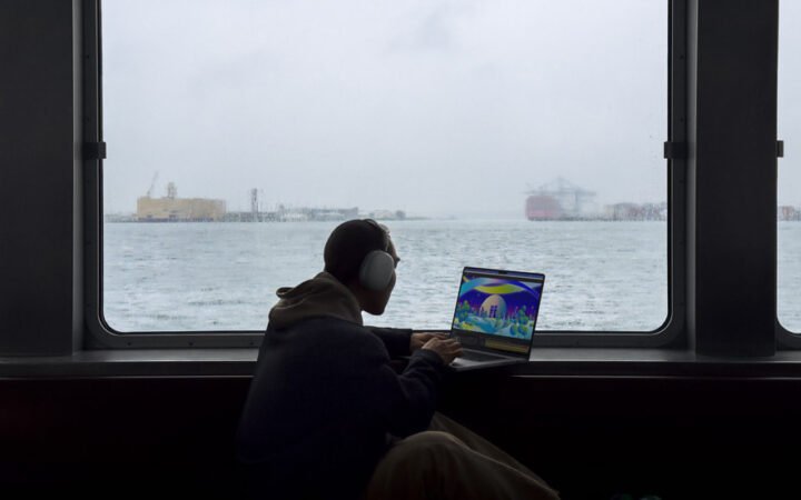 MacBook Pro em imagem de divulgação de 2023. Foto de arquivo.