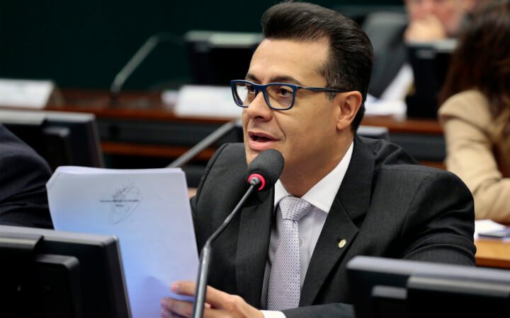 Marcelo Aguiar fala ao microfone em uma comissão da Câmara, em foto de arquivo de 2017.
