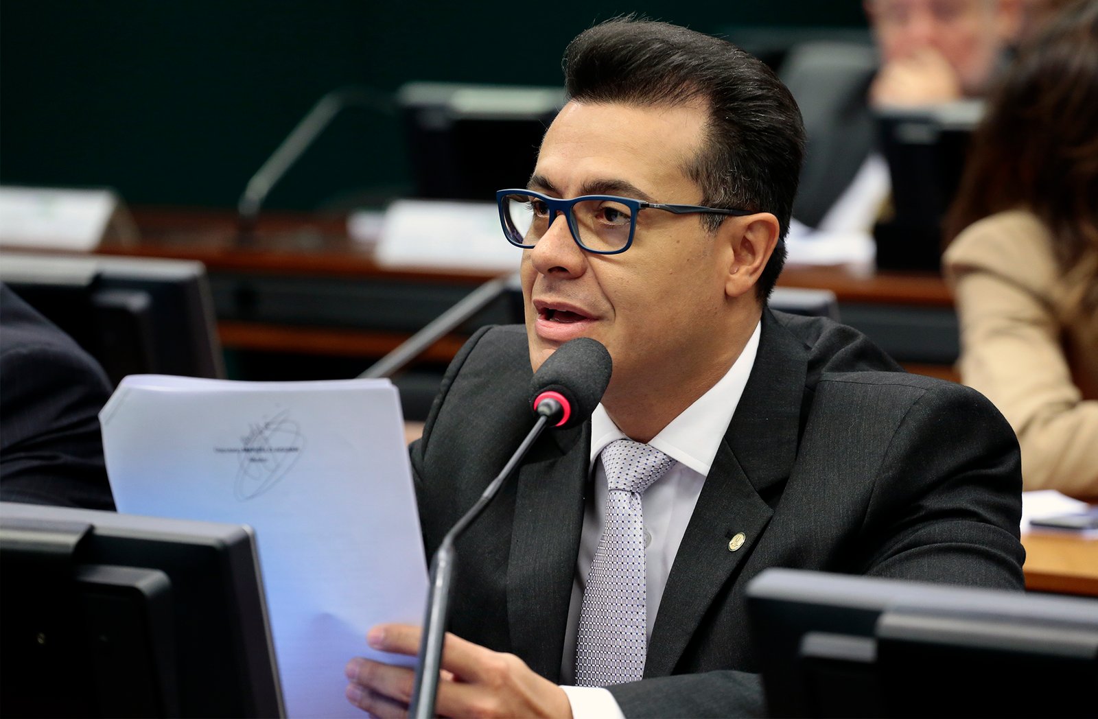 Marcelo Aguiar fala ao microfone em uma comissão da Câmara, em foto de arquivo de 2017.