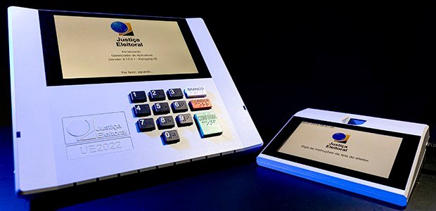 Urna eletrônica modelo UE2022 e terminal do mesário